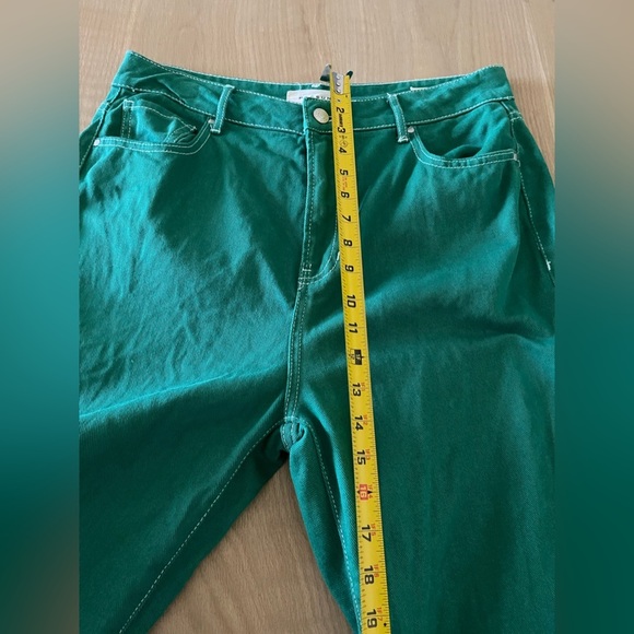 PacSun| High Waist Green Mom Jean with Contrast White Stitching, Size 30••• - Picture 11 of 13
